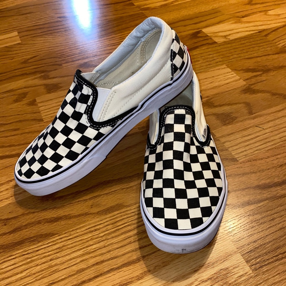 Black and white checkered vans size 7.5